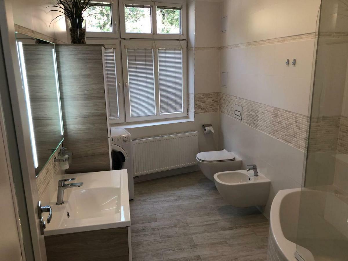 Luxusni Apartman Primo V Centru U Hotelu Thermal Karlovy Vary Kültér fotó